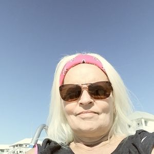 Meet your Posher, Debbie